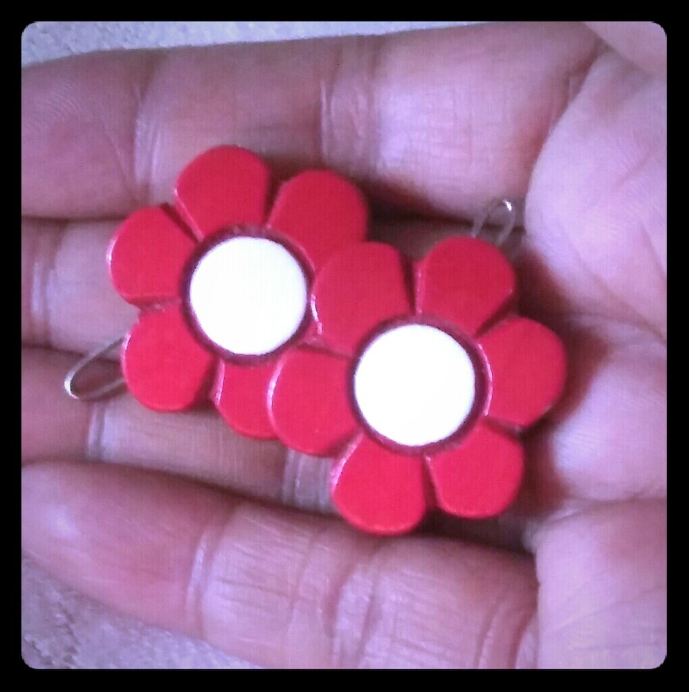 Vintage Wooden Flower Hair Barrettes - Picture 5 of 7